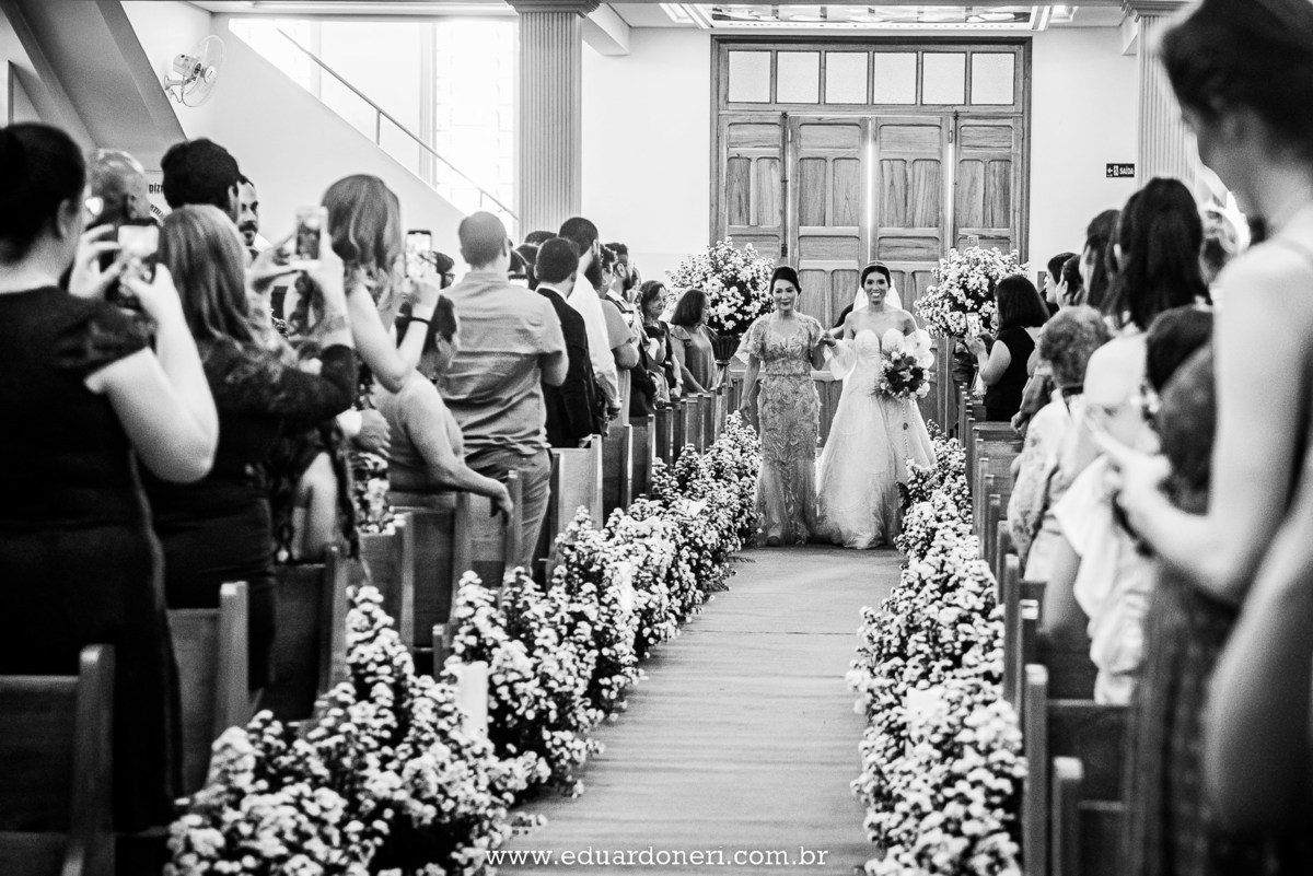 Casamento realizado no Santuário Santa Terezinha em Bandeirantes no Paraná