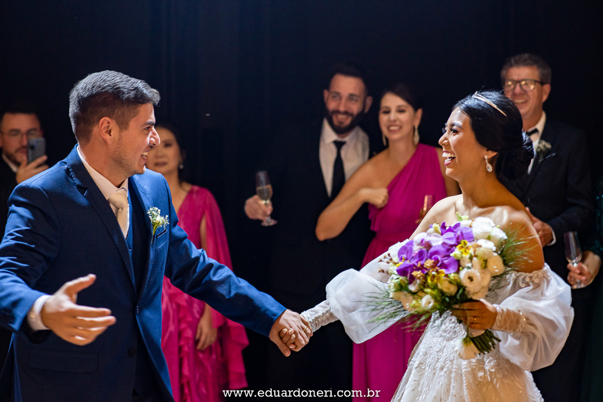 Casamento realizado no Santuário Santa Terezinha em Bandeirantes no Paraná