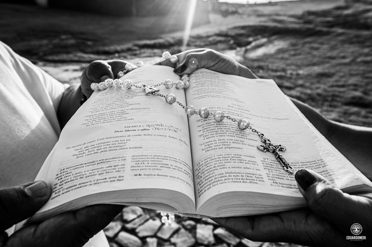 ensaio pre casamento  realizado na pedra do índio em ribeirão claro no paraná