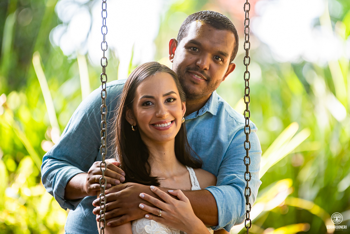 ensaio de pre wedding realizado na fazenda monte belo em ribeirão claro no paraná, fazenda de café pre casamento, noivos, fotografia de casamento