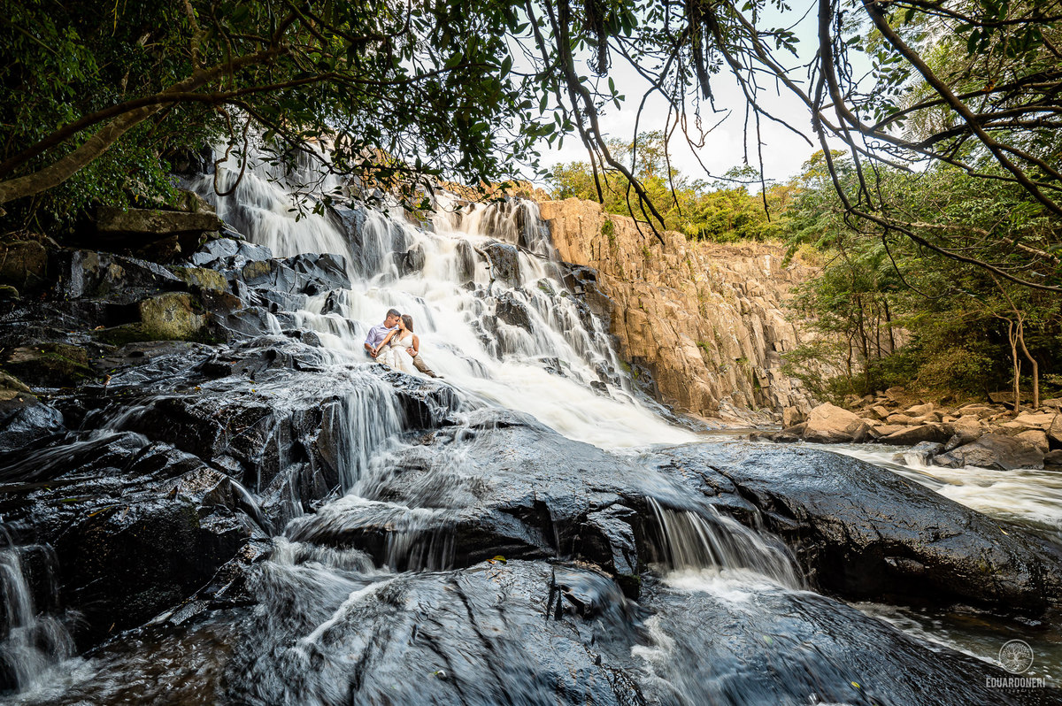 Ensaio Pre Casamento em Sapopema no Paraná, no Salto das Orquídeas