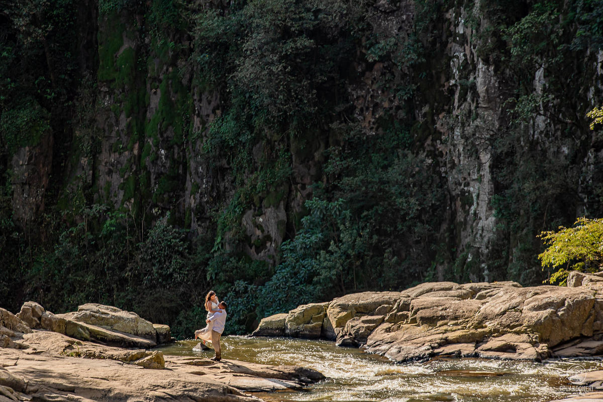Ensaio Pre Casamento em Sapopema no Paraná, no Salto das Orquídeas
