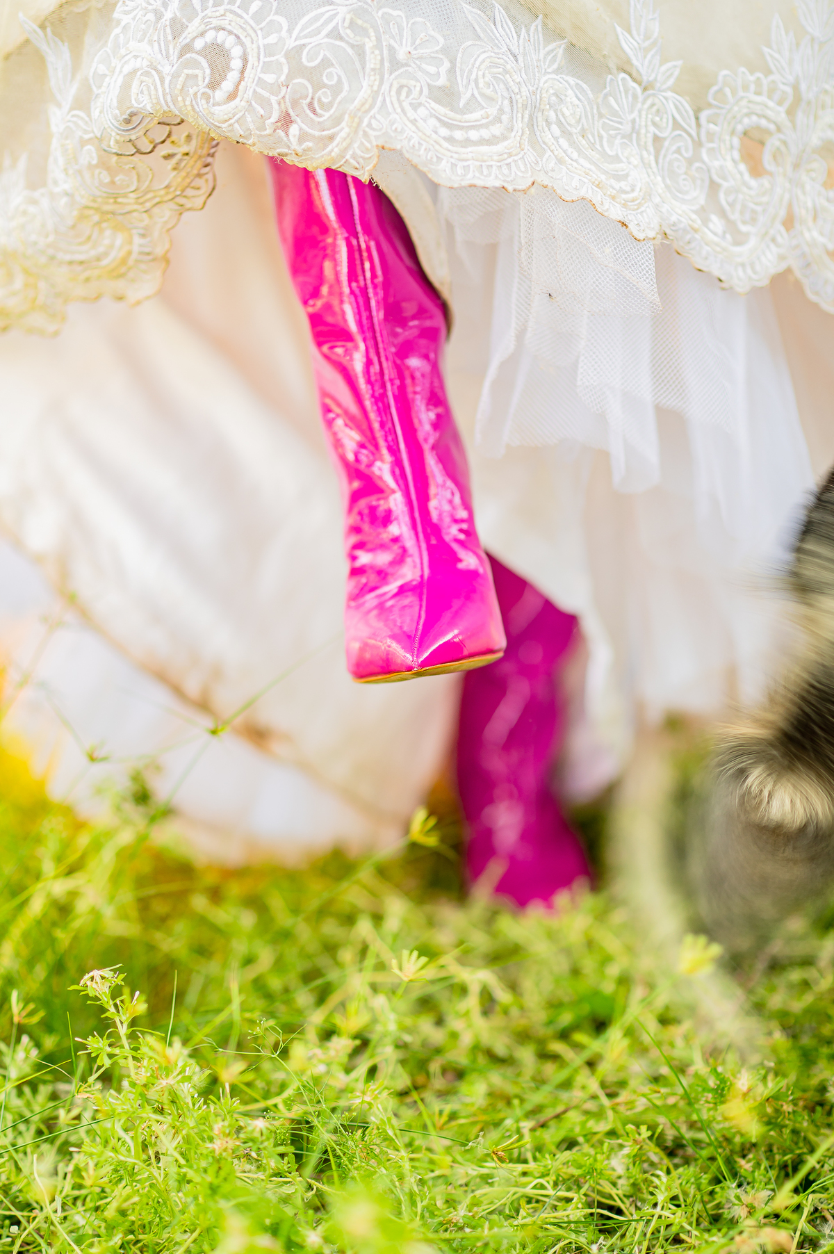 Ensaio Trash the Dress realizado em Bandeirantes no Paraná, uma parte do ensaio foi realizado na UENP, e a outra parte realizado nos dois santuário da cidade, Santa Terezinha e São Miguel Arcanjo