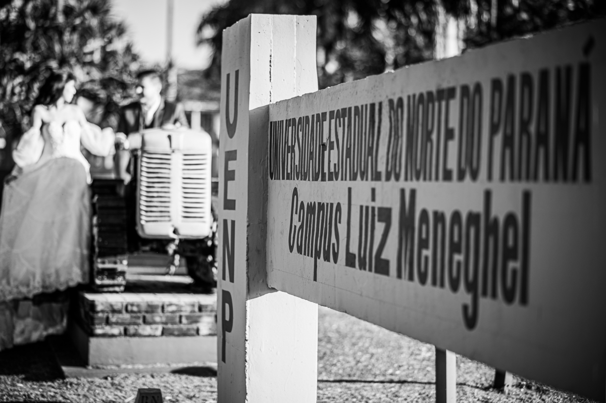 Ensaio Trash the Dress realizado em Bandeirantes no Paraná, uma parte do ensaio foi realizado na UENP, e a outra parte realizado nos dois santuário da cidade, Santa Terezinha e São Miguel Arcanjo