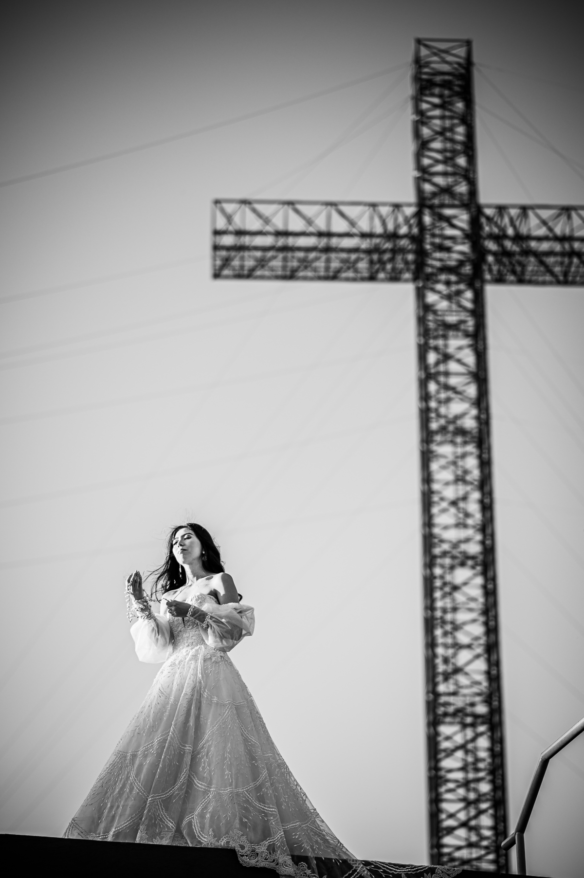 Ensaio Trash the Dress realizado em Bandeirantes no Paraná, uma parte do ensaio foi realizado na UENP, e a outra parte realizado nos dois santuário da cidade, Santa Terezinha e São Miguel Arcanjo
