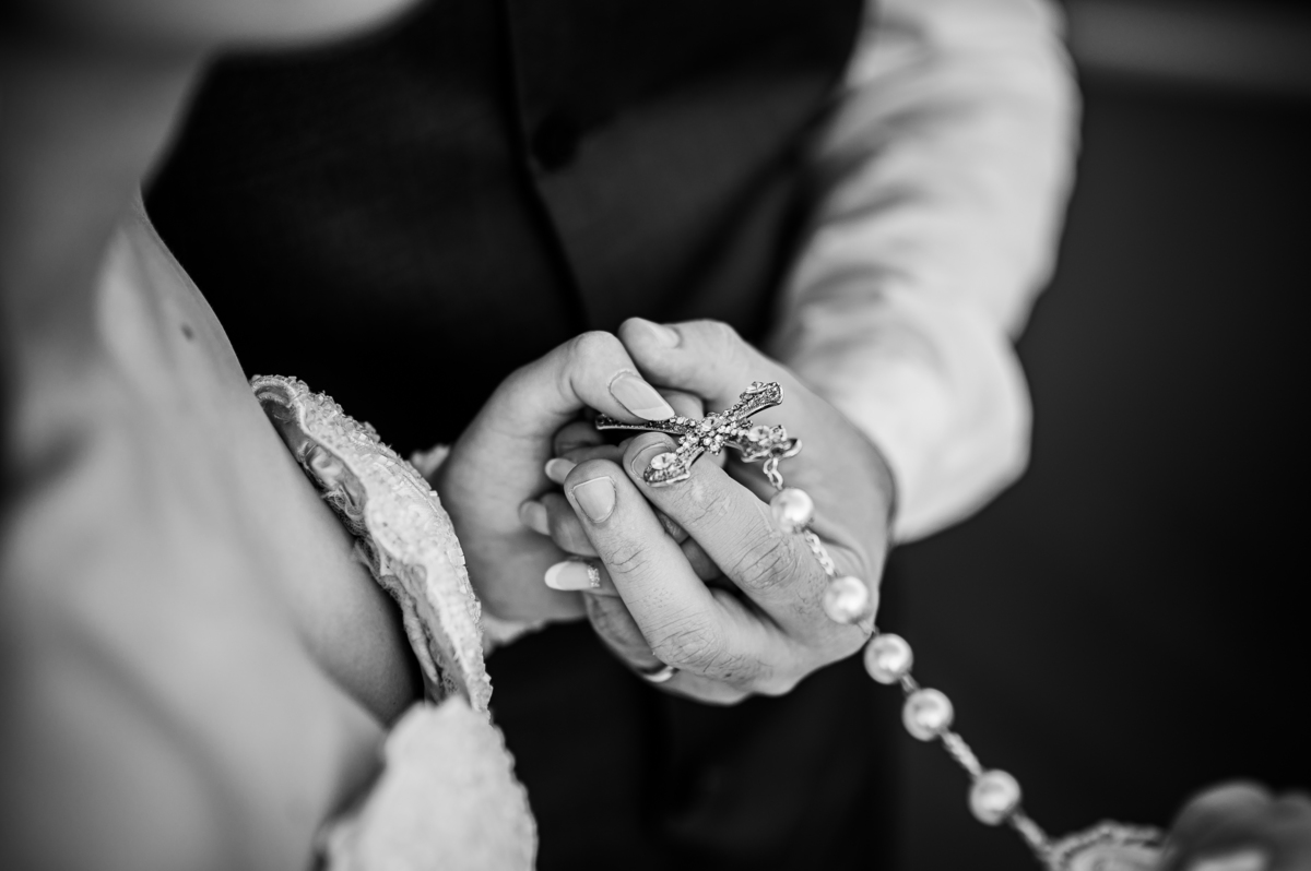 Ensaio Trash the Dress realizado em Bandeirantes no Paraná, uma parte do ensaio foi realizado na UENP, e a outra parte realizado nos dois santuário da cidade, Santa Terezinha e São Miguel Arcanjo