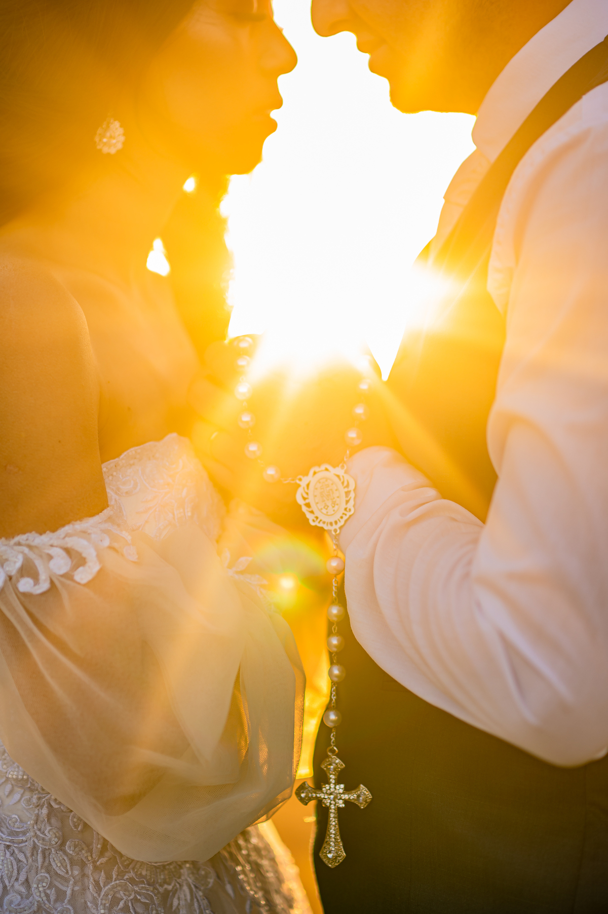 Ensaio Trash the Dress realizado em Bandeirantes no Paraná, uma parte do ensaio foi realizado na UENP, e a outra parte realizado nos dois santuário da cidade, Santa Terezinha e São Miguel Arcanjo