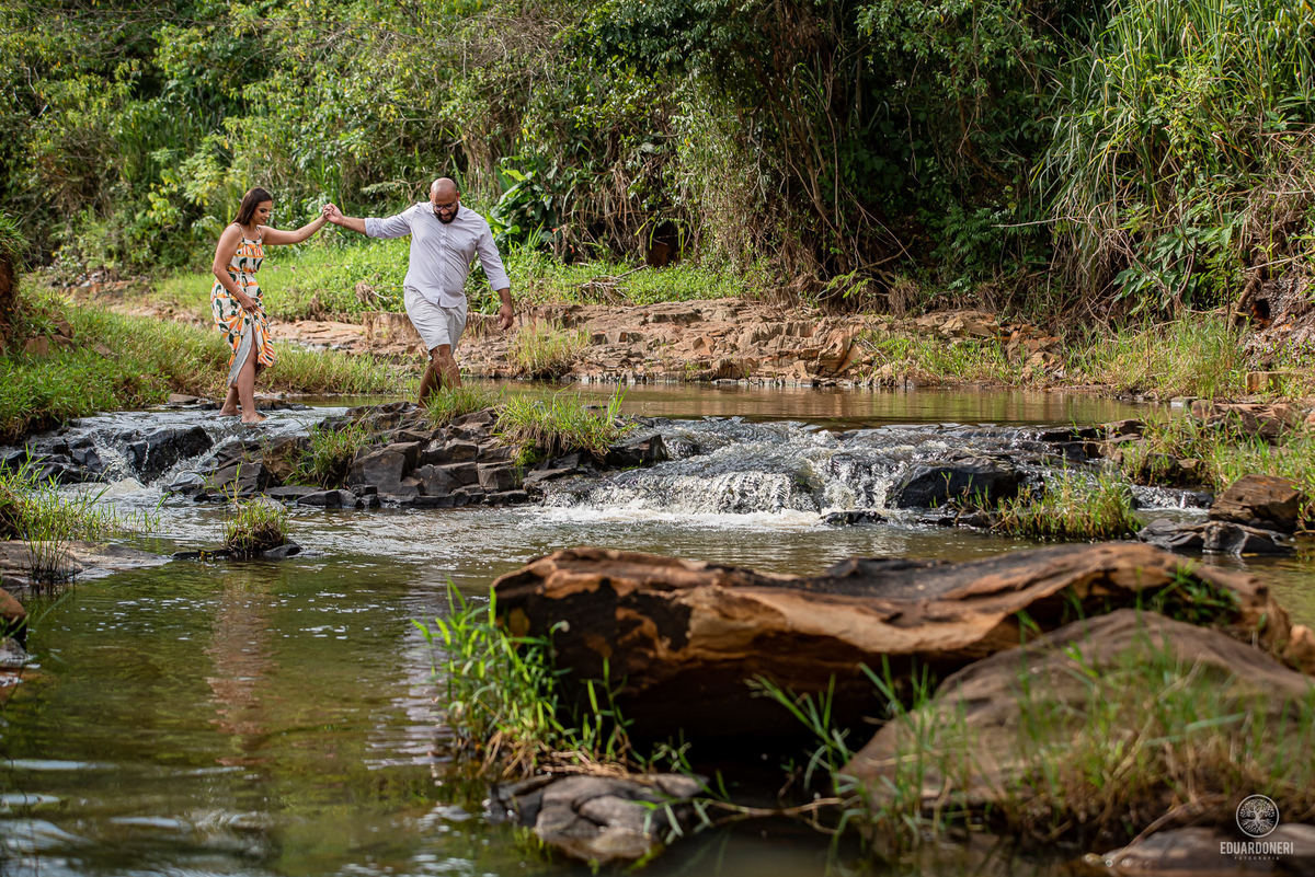 Pre Wedding realizado em Ribeirão Claro na Cachoeira do Padre e finalizado no Santuário São Miguel Arcanjo