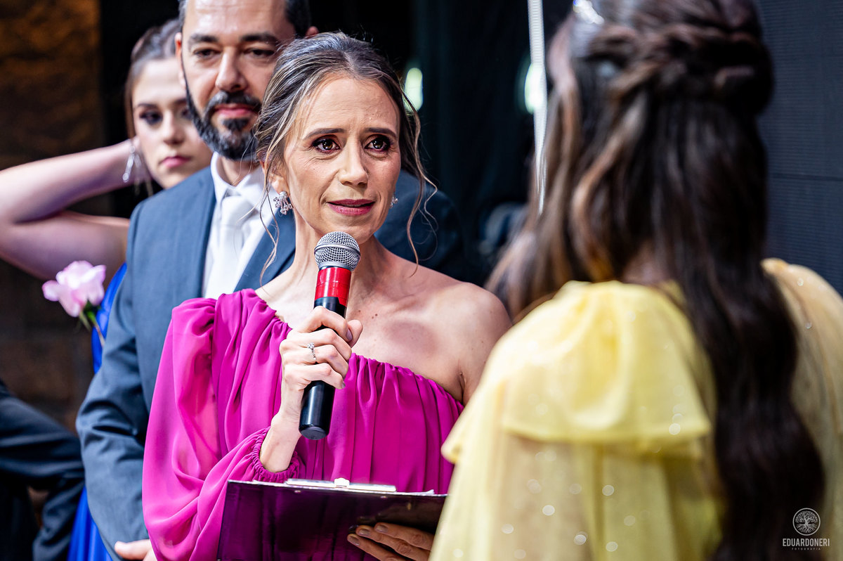 Fotografia de aniversário de 15 anos na Vinícola Ladorni em Bandeirantes no Paraná, fotografia de aniversário de 15 anos em Londrina