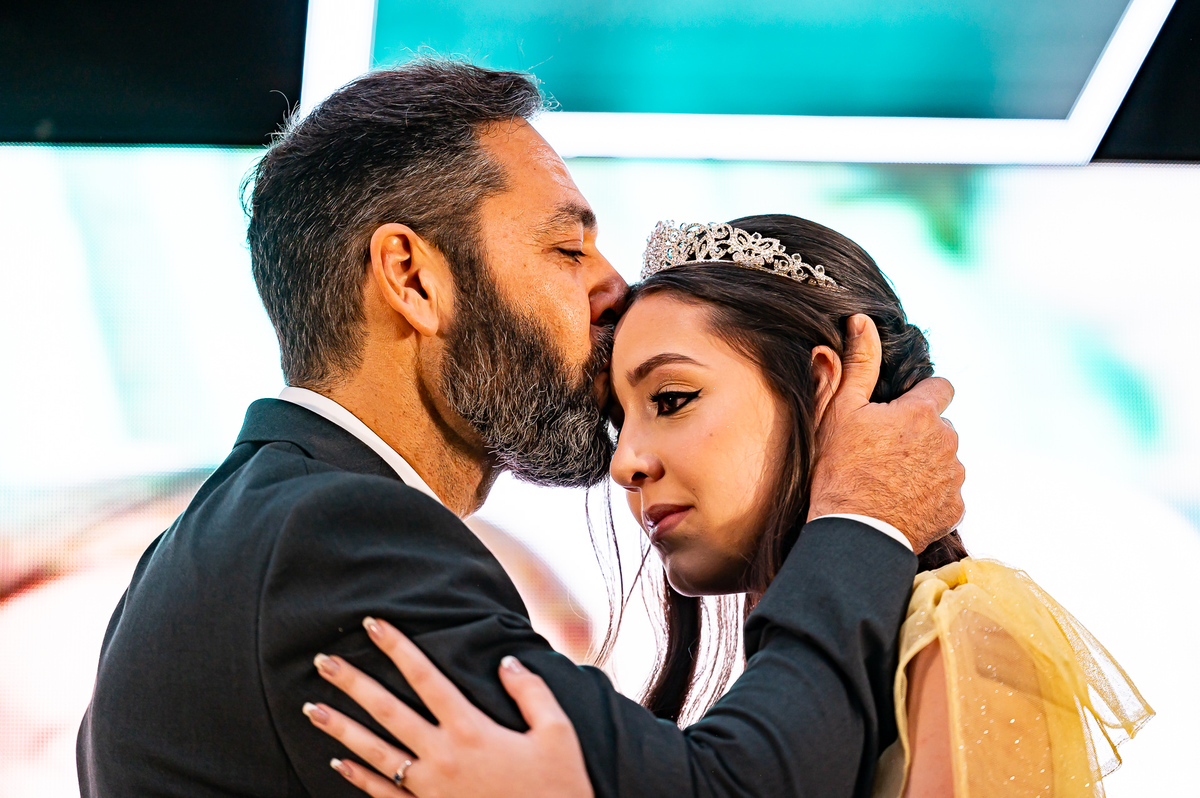 Fotografia de aniversário de 15 anos na Vinícola Ladorni em Bandeirantes no Paraná, fotografia de aniversário de 15 anos em Londrina