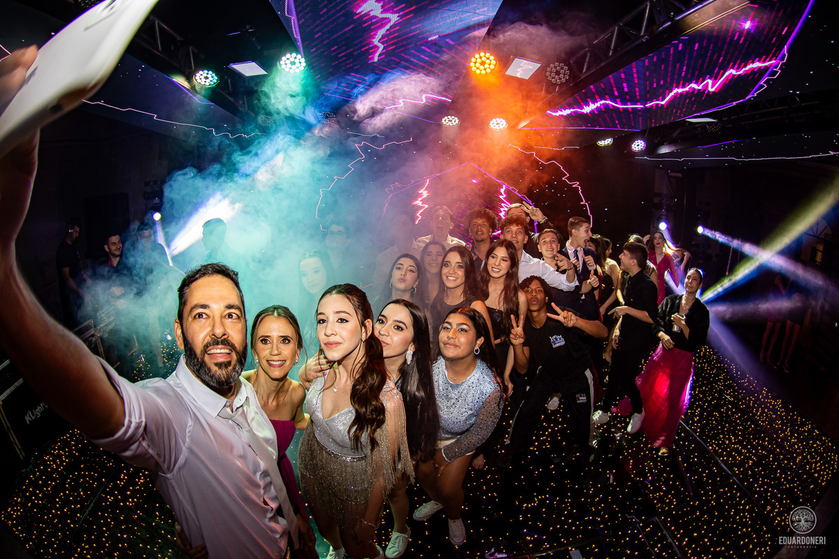 Fotografia de aniversário de 15 anos na Vinícola Ladorni em Bandeirantes no Paraná, fotografia de aniversário de 15 anos em Londrina