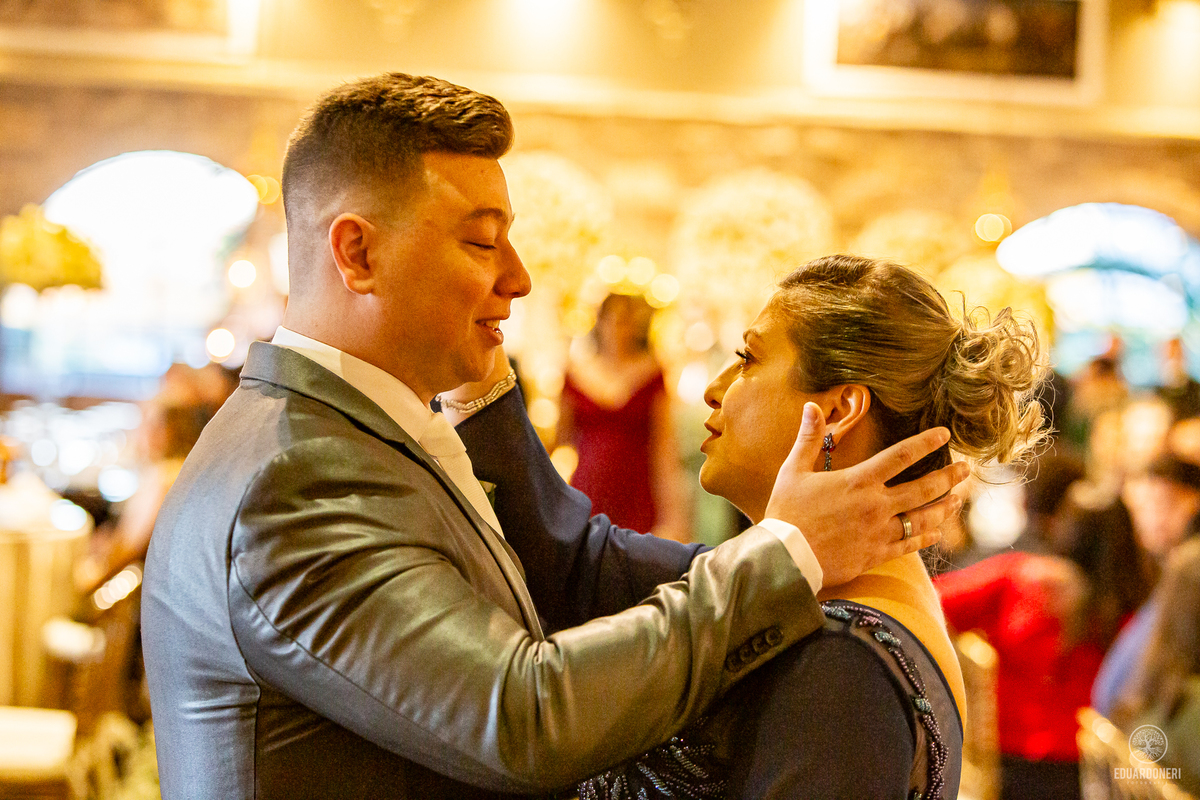 Casamento realizado no Castelo da Vinícola LaDorni em Bandeirantes no Paraná, muita festa e muita emoção neste dia incrível para o casamento de Davi e Geovana