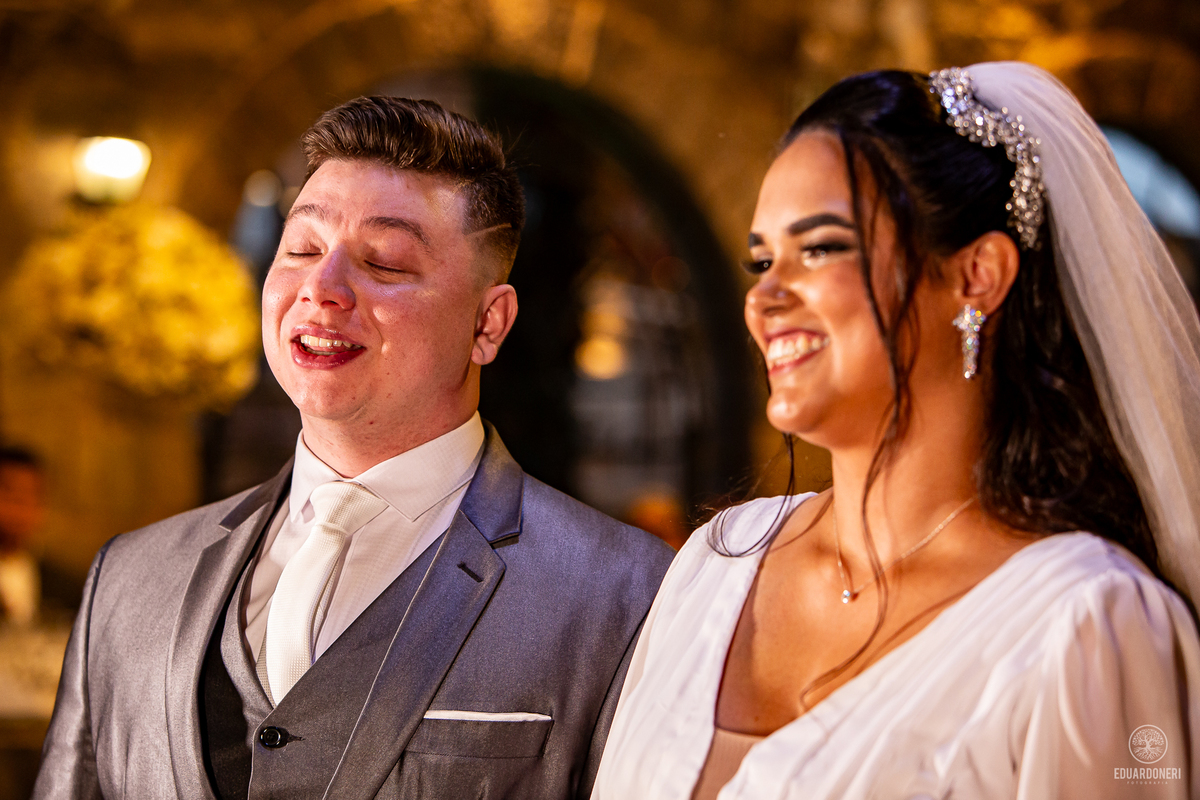 Casamento realizado no Castelo da Vinícola LaDorni em Bandeirantes no Paraná, muita festa e muita emoção neste dia incrível para o casamento de Davi e Geovana
