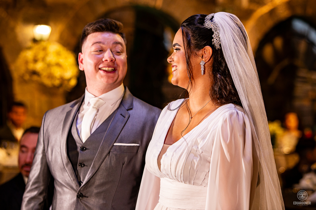 Casamento realizado no Castelo da Vinícola LaDorni em Bandeirantes no Paraná, muita festa e muita emoção neste dia incrível para o casamento de Davi e Geovana