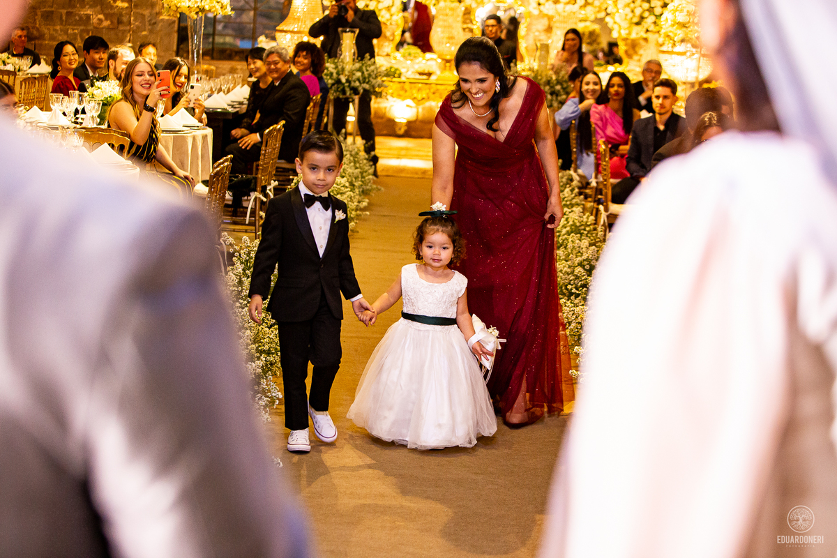 Casamento realizado no Castelo da Vinícola LaDorni em Bandeirantes no Paraná, muita festa e muita emoção neste dia incrível para o casamento de Davi e Geovana