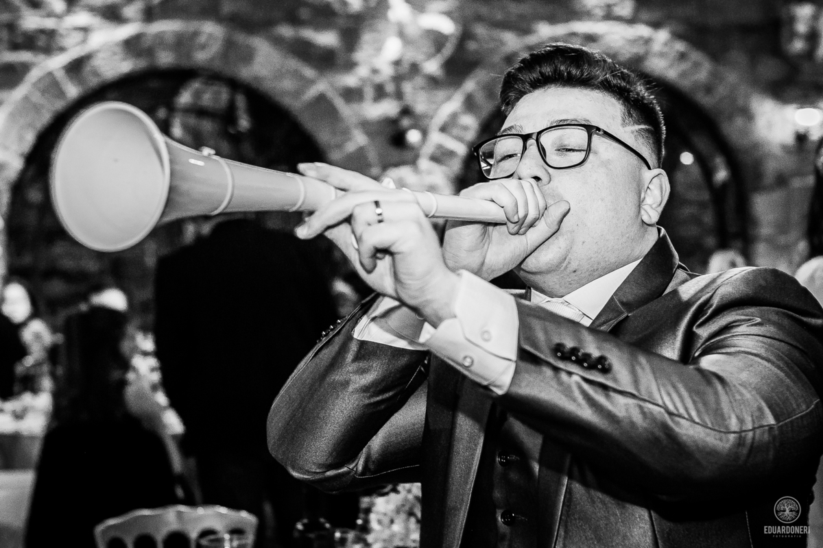 Casamento realizado no Castelo da Vinícola LaDorni em Bandeirantes no Paraná, muita festa e muita emoção neste dia incrível para o casamento de Davi e Geovana