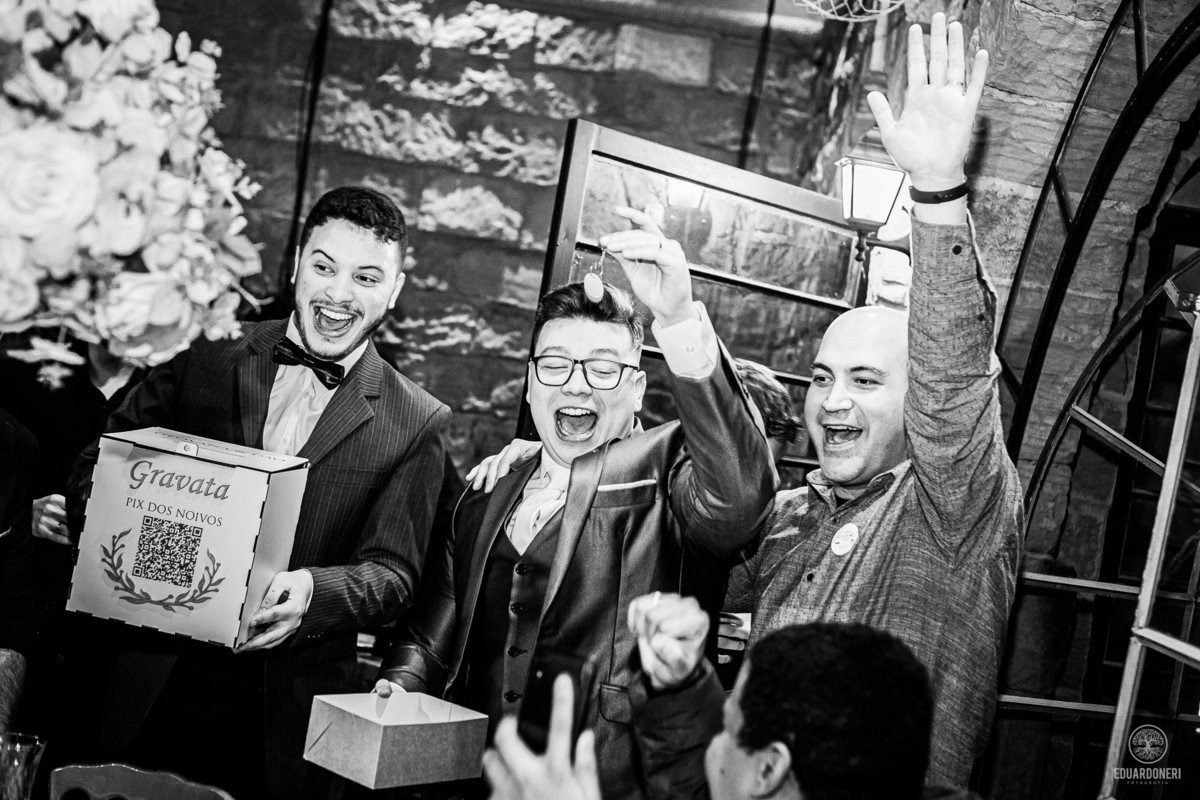 Casamento realizado no Castelo da Vinícola LaDorni em Bandeirantes no Paraná, muita festa e muita emoção neste dia incrível para o casamento de Davi e Geovana