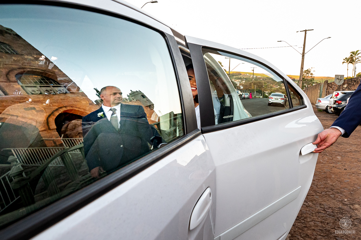 Casamento realizado no Castelo da Vinícola LaDorni em Bandeirantes no Paraná, muita festa e muita emoção neste dia incrível para o casamento de Davi e Geovana