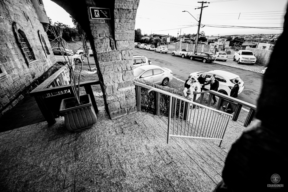 Casamento realizado no Castelo da Vinícola LaDorni em Bandeirantes no Paraná, muita festa e muita emoção neste dia incrível para o casamento de Davi e Geovana