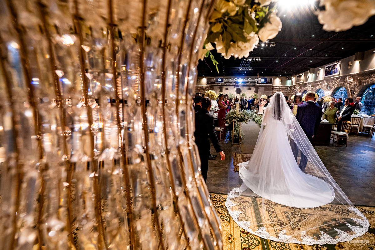 Casamento realizado no Castelo da Vinícola LaDorni em Bandeirantes no Paraná, muita festa e muita emoção neste dia incrível para o casamento de Davi e Geovana