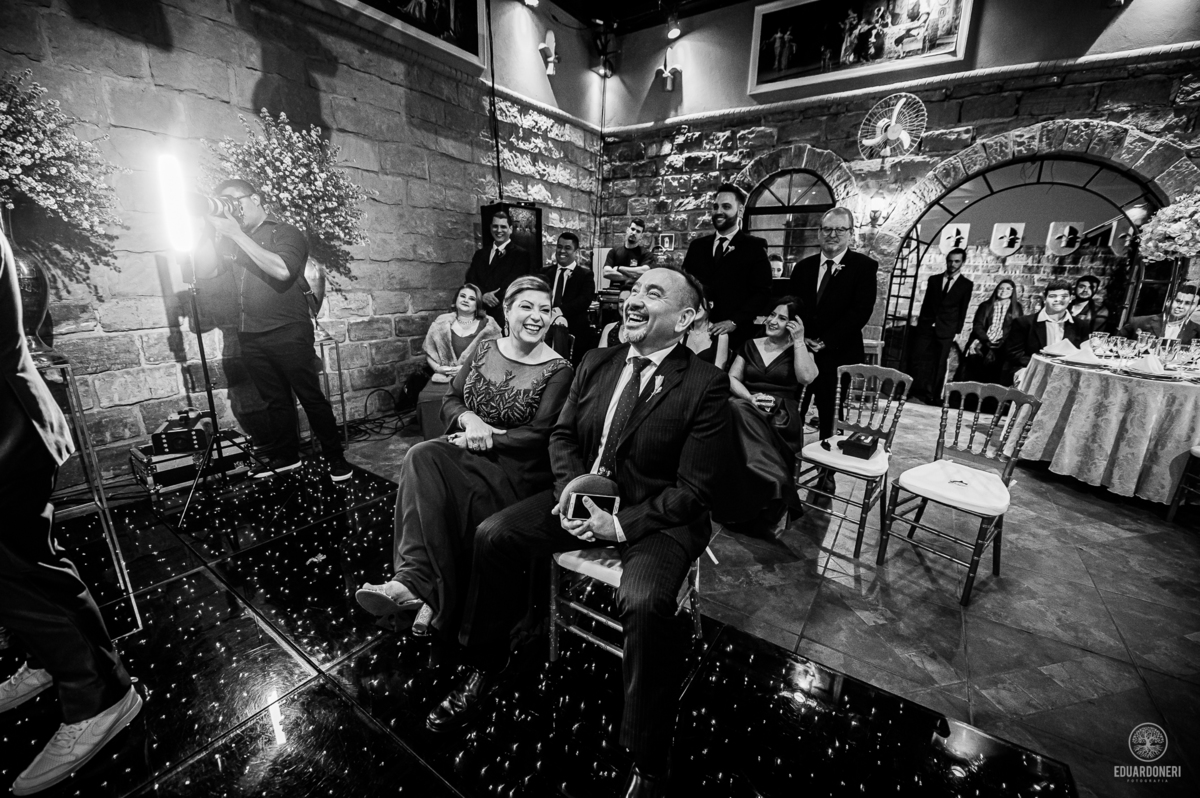 Casamento realizado no Castelo da Vinícola LaDorni em Bandeirantes no Paraná, muita festa e muita emoção neste dia incrível para o casamento de Davi e Geovana