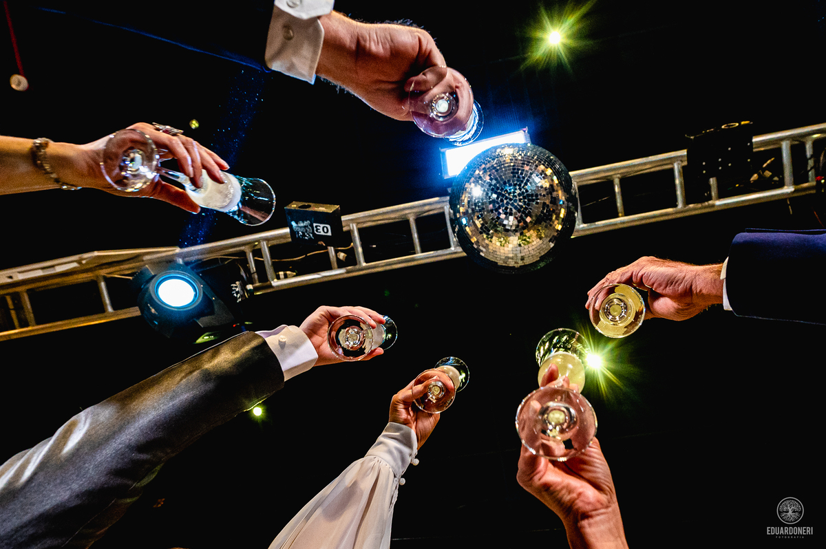 Casamento realizado no Castelo da Vinícola LaDorni em Bandeirantes no Paraná, muita festa e muita emoção neste dia incrível para o casamento de Davi e Geovana