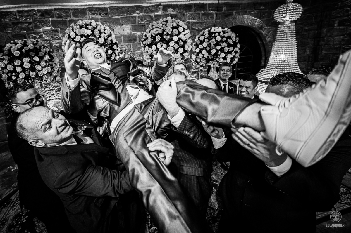 Casamento realizado no Castelo da Vinícola LaDorni em Bandeirantes no Paraná, muita festa e muita emoção neste dia incrível para o casamento de Davi e Geovana