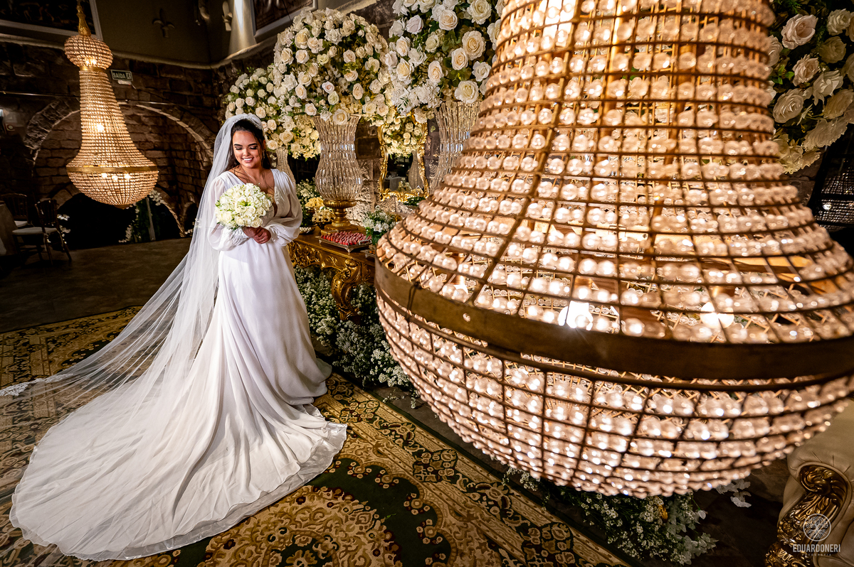 Casamento realizado no Castelo da Vinícola LaDorni em Bandeirantes no Paraná, muita festa e muita emoção neste dia incrível para o casamento de Davi e Geovana