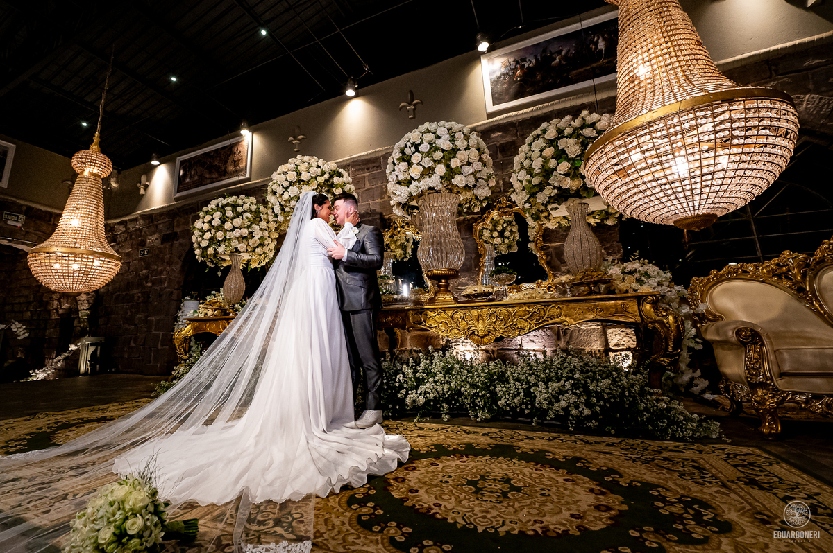 Casamento realizado no Castelo da Vinícola LaDorni em Bandeirantes no Paraná, muita festa e muita emoção neste dia incrível para o casamento de Davi e Geovana