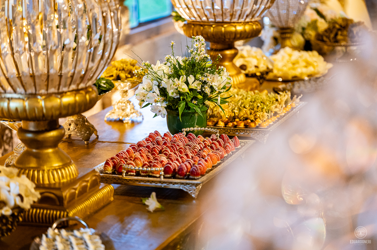 Casamento realizado no Castelo da Vinícola LaDorni em Bandeirantes no Paraná, muita festa e muita emoção neste dia incrível para o casamento de Davi e Geovana