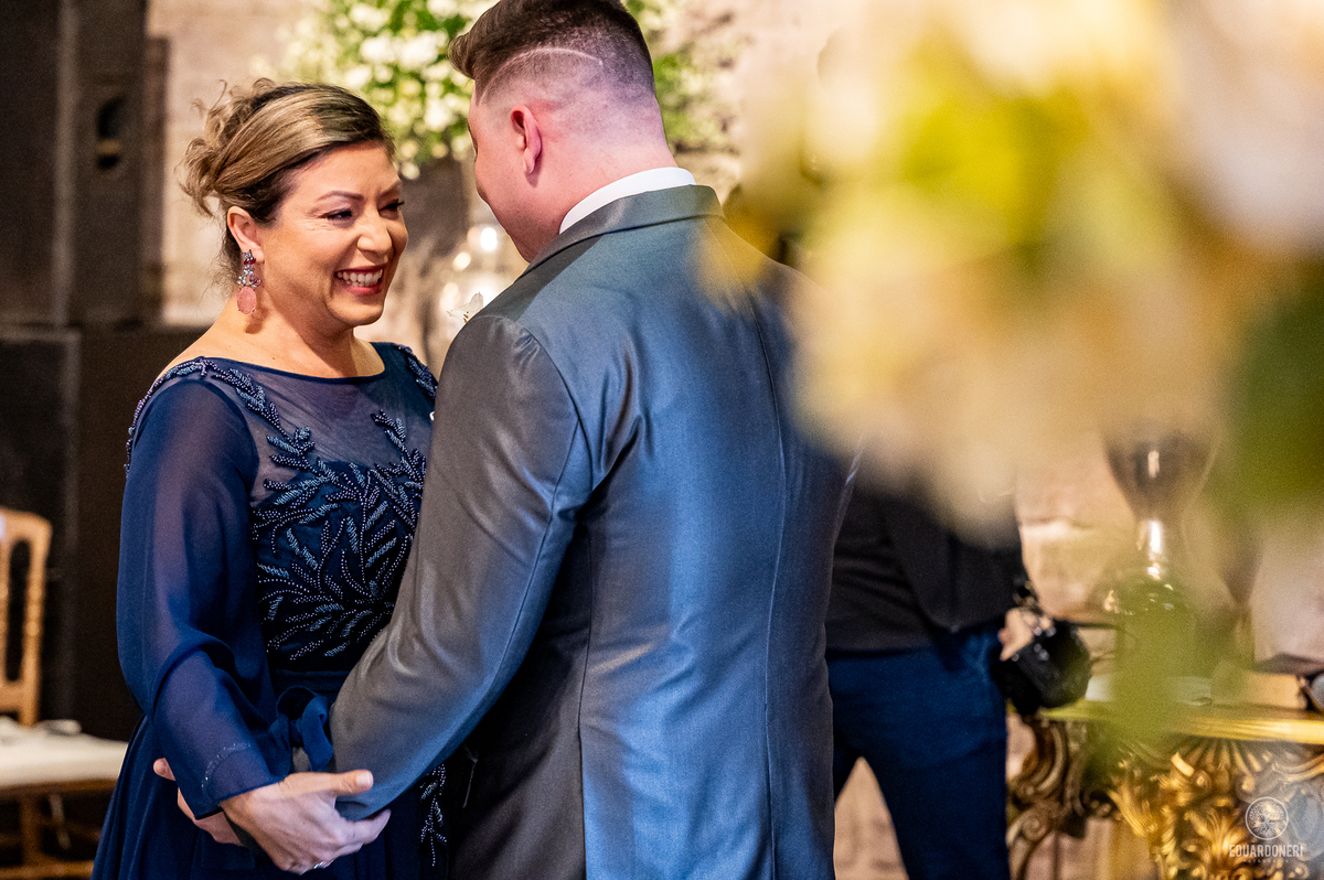 Casamento realizado no Castelo da Vinícola LaDorni em Bandeirantes no Paraná, muita festa e muita emoção neste dia incrível para o casamento de Davi e Geovana