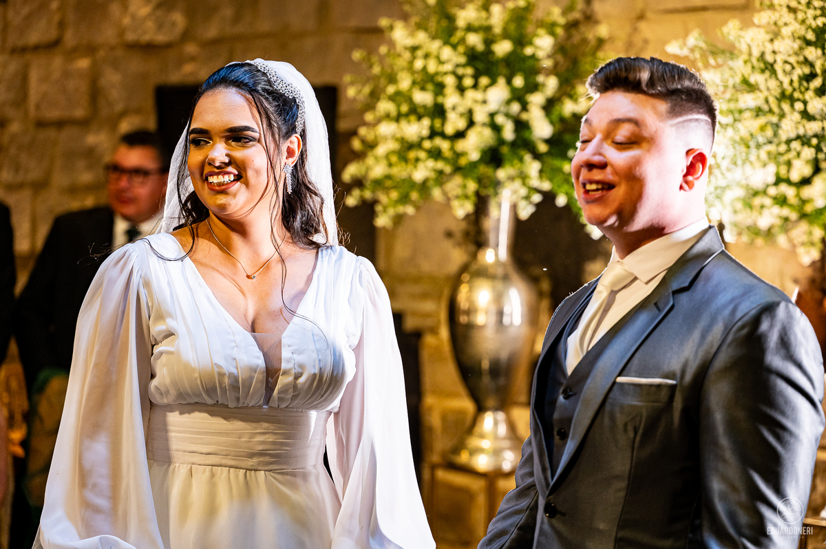 Casamento realizado no Castelo da Vinícola LaDorni em Bandeirantes no Paraná, muita festa e muita emoção neste dia incrível para o casamento de Davi e Geovana