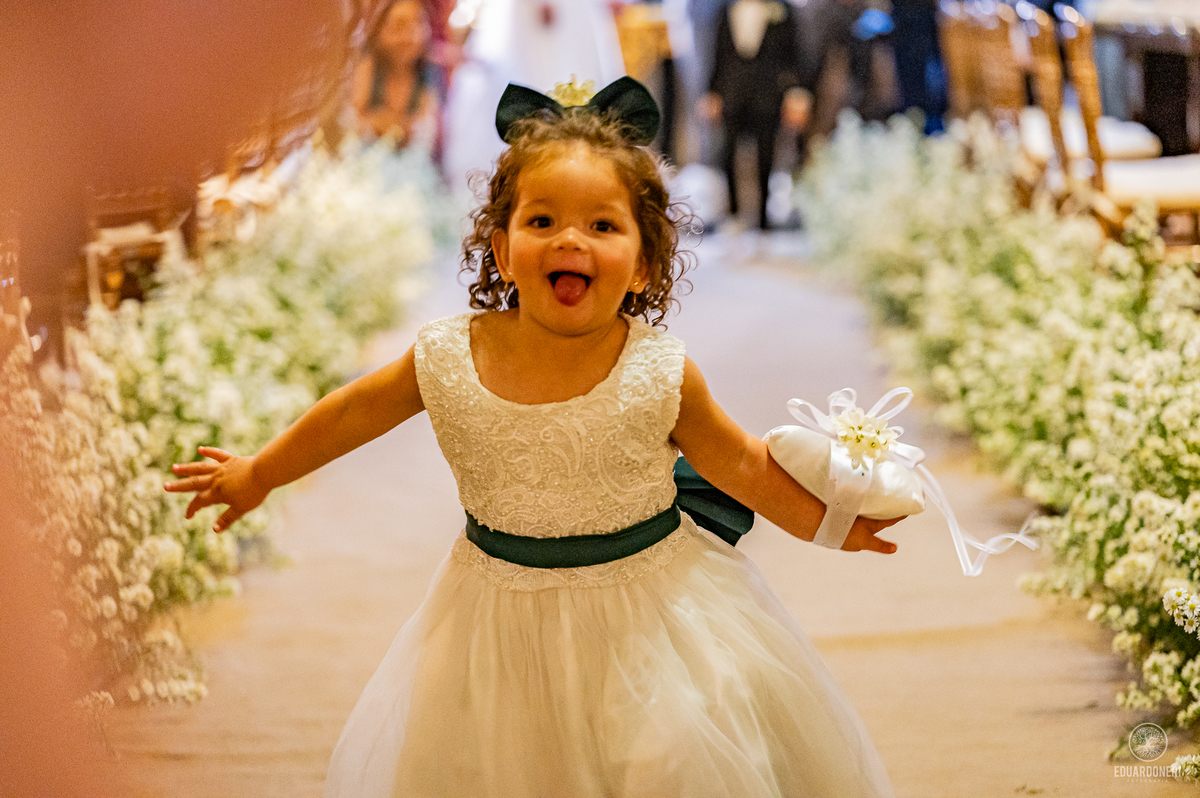 Casamento realizado no Castelo da Vinícola LaDorni em Bandeirantes no Paraná, muita festa e muita emoção neste dia incrível para o casamento de Davi e Geovana