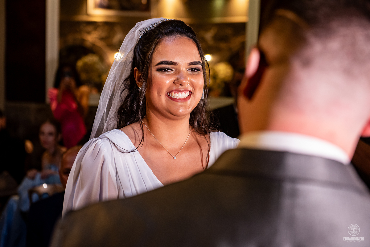 Casamento realizado no Castelo da Vinícola LaDorni em Bandeirantes no Paraná, muita festa e muita emoção neste dia incrível para o casamento de Davi e Geovana