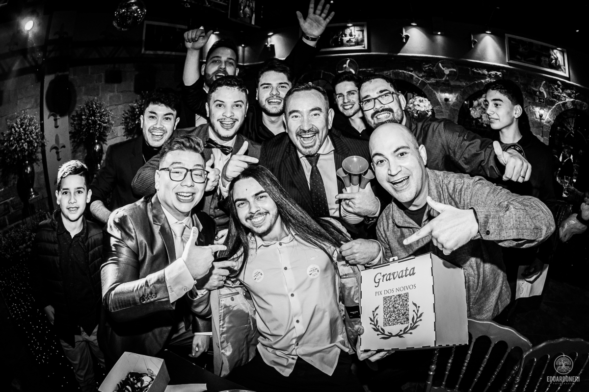 Casamento realizado no Castelo da Vinícola LaDorni em Bandeirantes no Paraná, muita festa e muita emoção neste dia incrível para o casamento de Davi e Geovana