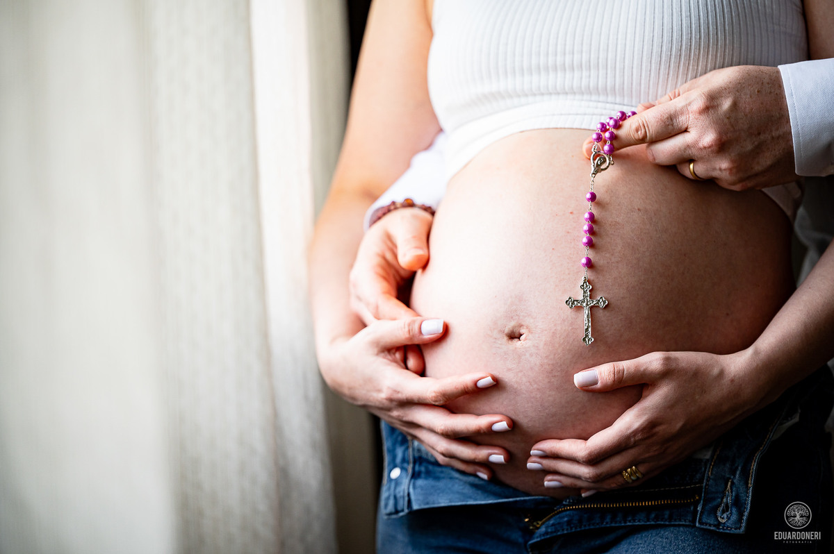 Ensaio de Gestante realizado em Bandeirantes no Paraná no Santuário São Miguel Arcanjo