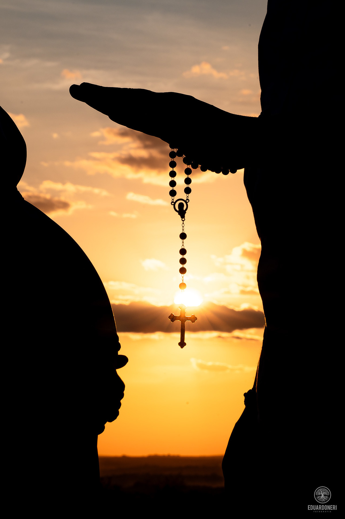 Ensaio de Gestante realizado em Bandeirantes no Paraná no Santuário São Miguel Arcanjo