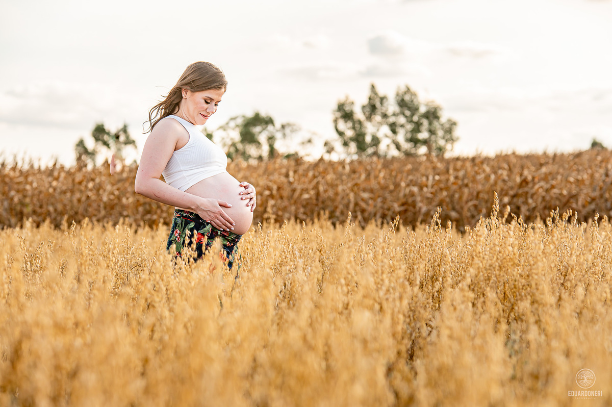 Ensaio de Gestante realizado em Bandeirantes no Paraná no Santuário São Miguel Arcanjo