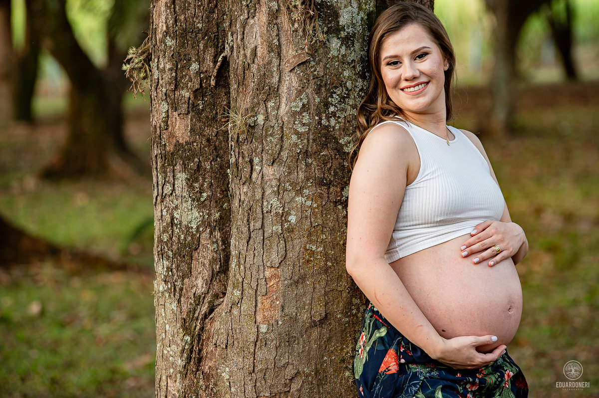 Ensaio de Gestante realizado em Bandeirantes no Paraná no Santuário São Miguel Arcanjo