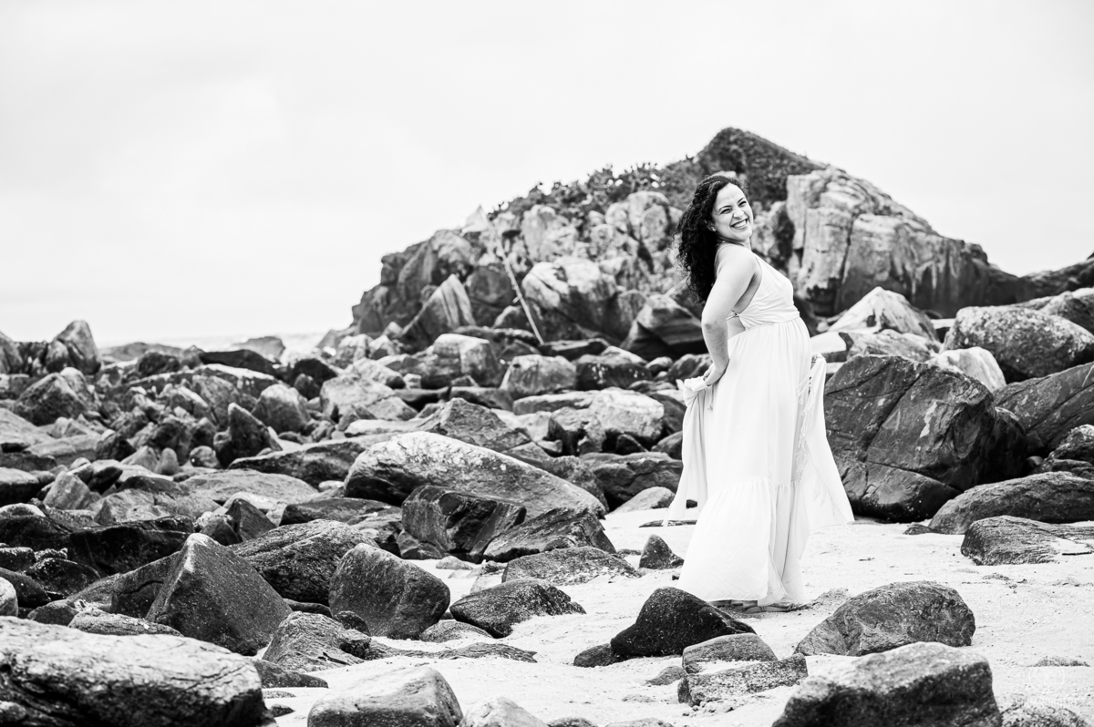 Viva a magia da maternidade em Florianópolis! Ensaio fotográfico gestante na ilha da magia. Reserve seu momento único agora.