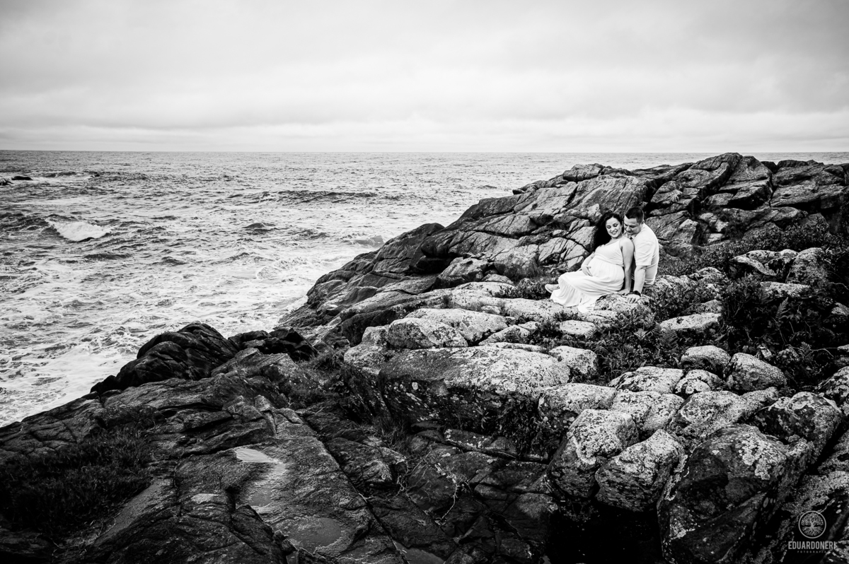 Viva a magia da maternidade em Florianópolis! Ensaio fotográfico gestante na ilha da magia. Reserve seu momento único agora.