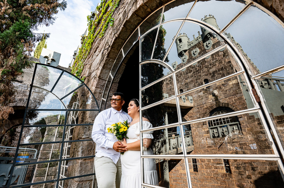 Vinícola Ladorni Bandeirantes
Ensaio Pre-Wedding Vinícola Ladorni
Amor e Vinho
Vinhedos do Paraná
Fotografia de Casal
Romance na Vinícola
Vinhos do Brasil
Amor Eterno
Fotografia de Amor
Casamento ao Ar Livre
Momentos de Cumplicidade
Ensaio Fotográfico Pré
