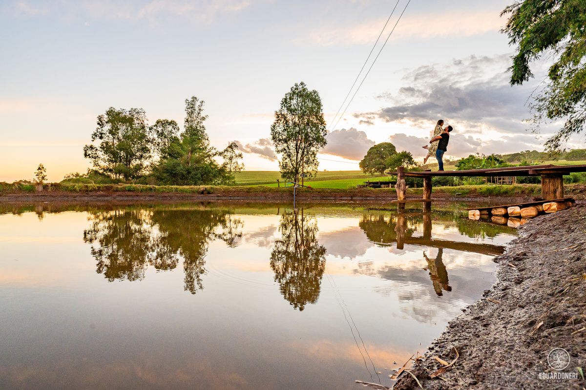 Junior e Rithielle - Fotografia de Pre Wedding realizado na região Rural em Bandeirantes, PR