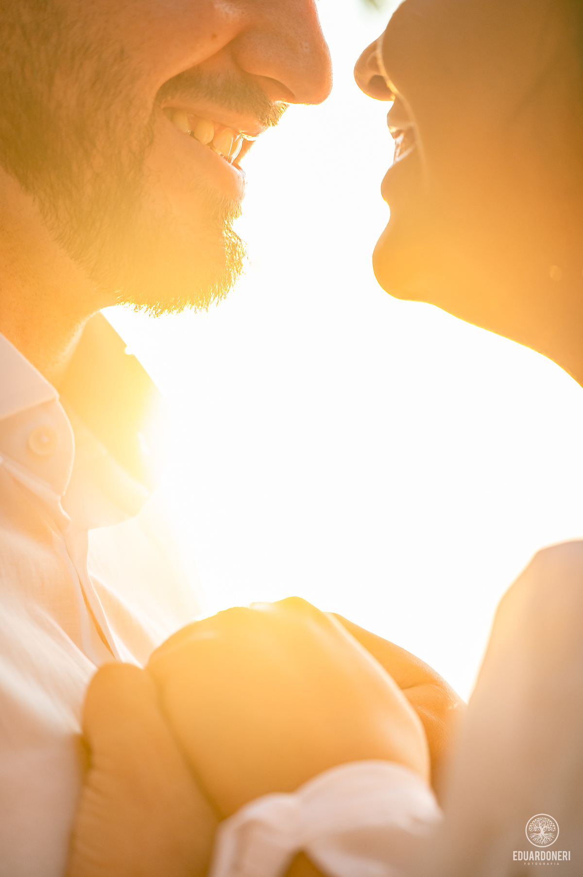 Leda e Edson - Pre Wedding realizado com carros antigos Audi e BMW no Porto Almeida em Itambaraca no Paraná