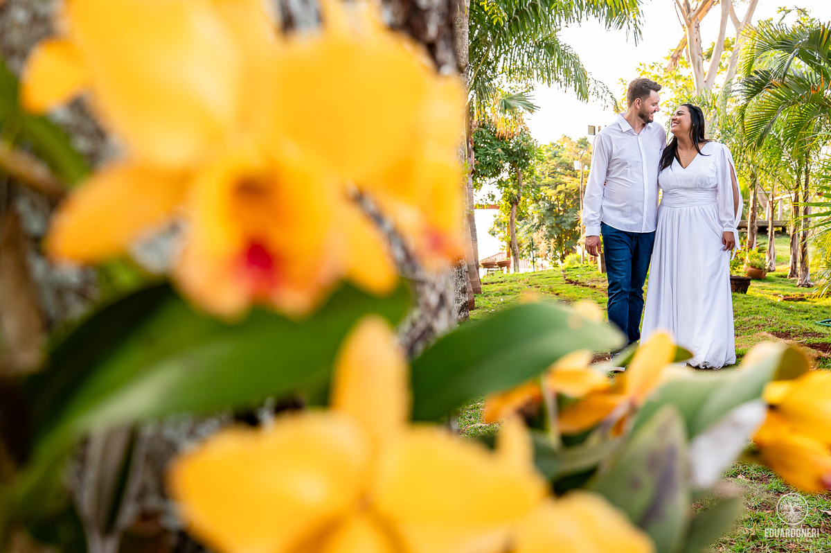 Leda e Edson - Pre Wedding realizado com carros antigos Audi e BMW no Porto Almeida em Itambaraca no Paraná