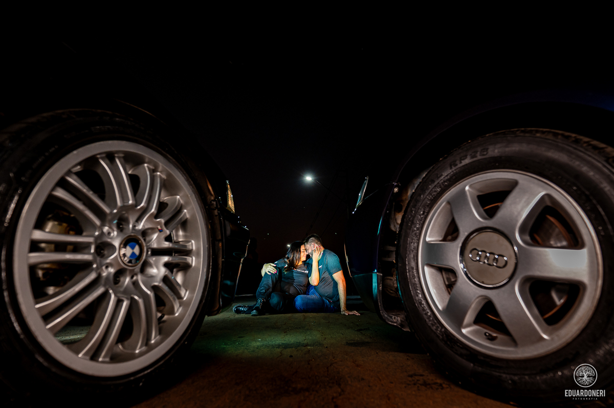 Leda e Edson - Pre Wedding realizado com carros antigos Audi e BMW no Porto Almeida em Itambaraca no Paraná