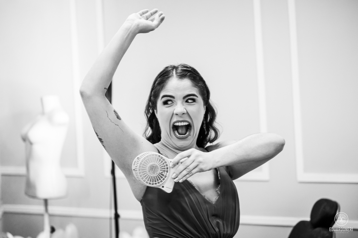 Isa e Pedro se uniram pela fé em uma cerimônia emocionante com missa e sacramento do matrimônio. Veja as fotos desse casamento cheio de amor na Vinícola La Dorni, onde a distância foi superada e Jesus se tornou o alicerce de uma união eterna.