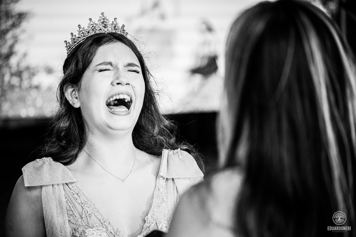 Fotografia de 15 anos da Yuri: uma bailarina cristã que celebra sua transição para a vida adulta. Capturamos momentos únicos de uma jovem talentosa na música e dança. Veja as fotos desse aniversário inesquecível em nosso site.