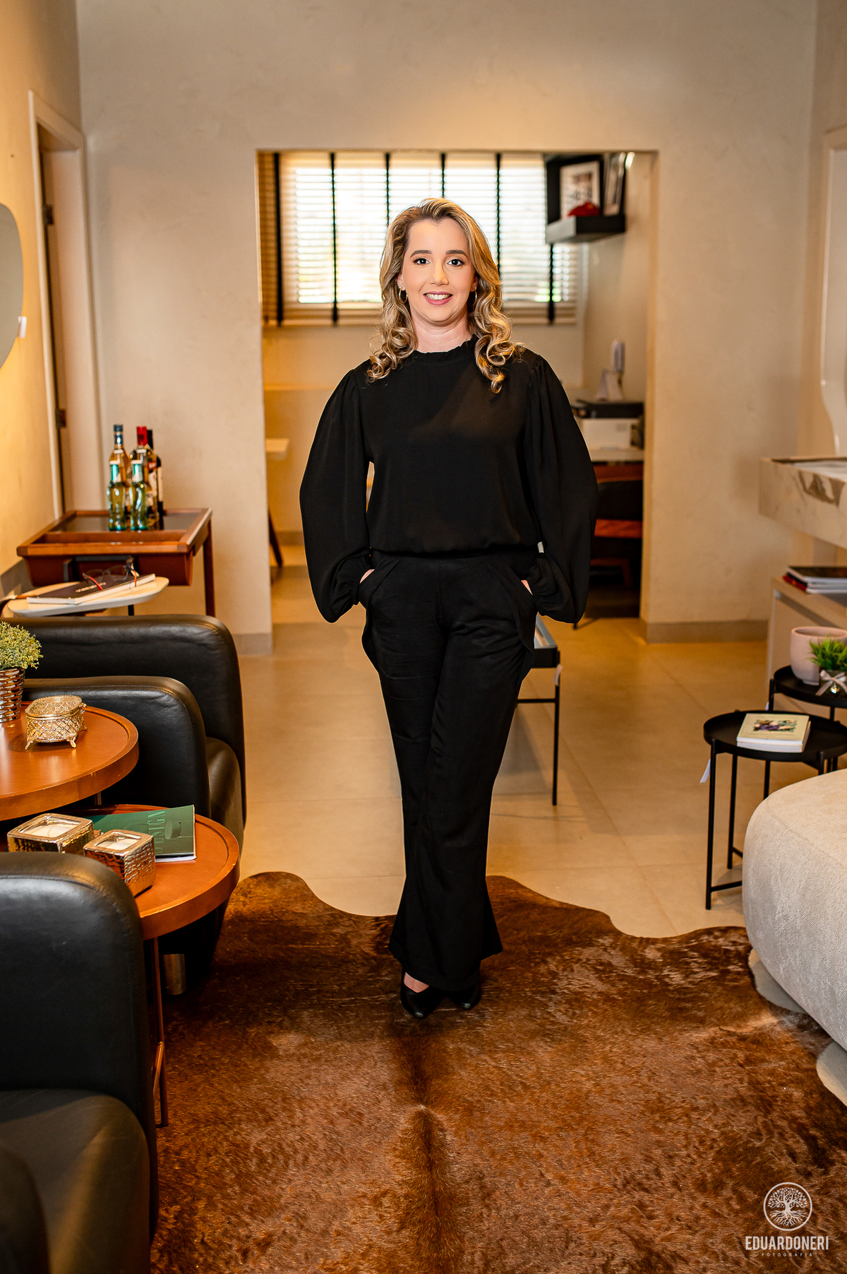 Arquiteta premiada, Carol Rodrigues, arquitetura inovadora, norte pioneiro do Paraná, ensaios fotográficos arquitetônicos, fotografia de arquitetura, profissional renomada, design de interiores, fotógrafo de arquitetura Paraná.