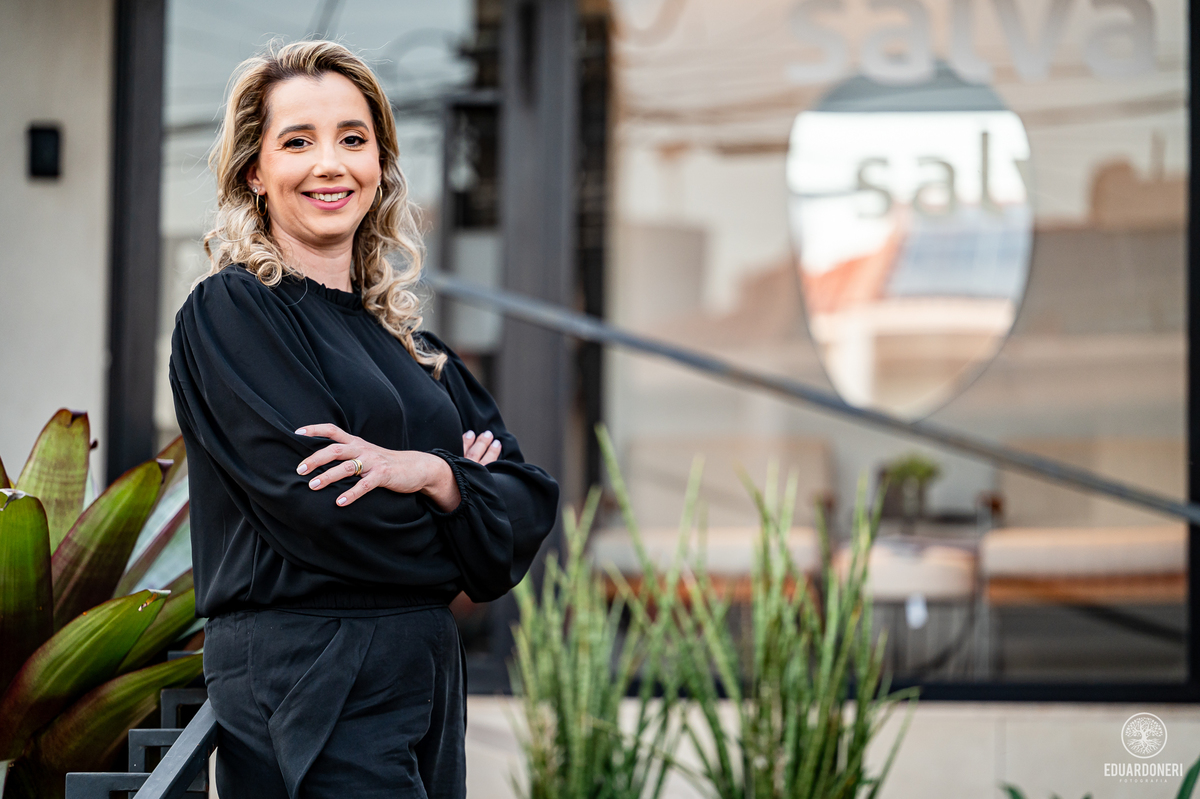 Arquiteta premiada, Carol Rodrigues, arquitetura inovadora, norte pioneiro do Paraná, ensaios fotográficos arquitetônicos, fotografia de arquitetura, profissional renomada, design de interiores, fotógrafo de arquitetura Paraná.